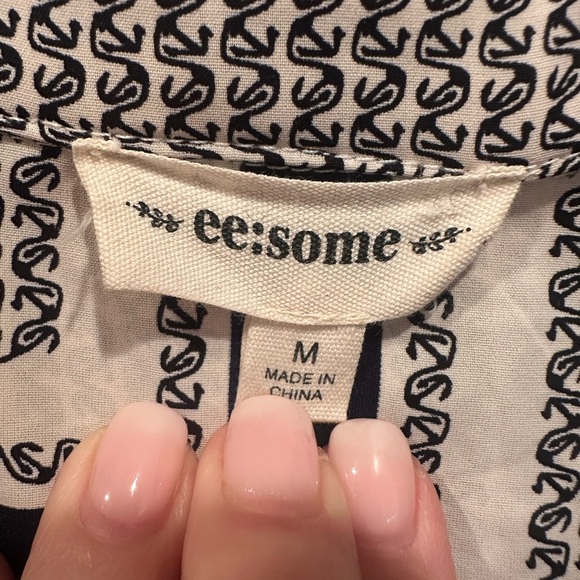 Eesome Navy/White Button Down Gold Tone Buttons Lightweight Career Oversized Med - Picture 4 of 8